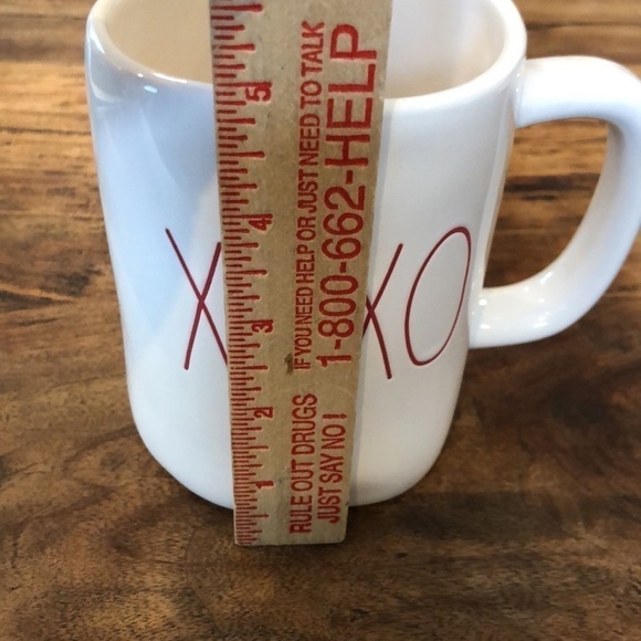 Rae Dunn XOXO Valentine’s Mug - Picture 4 of 5